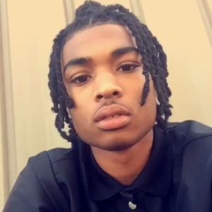 Meet your Posher, Derrick